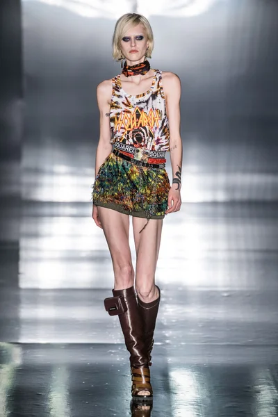 Look 15